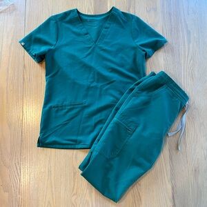 Figs Hunter Green Scrubs size Small